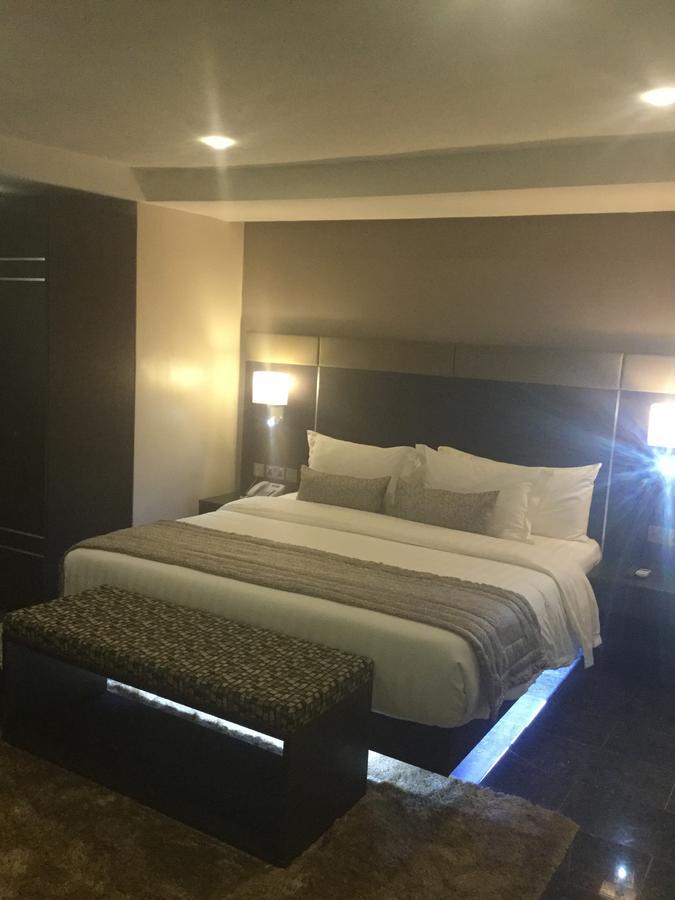 เดอะ นุก โฮเต็ล Hotel ลากอส ภายนอก รูปภาพ