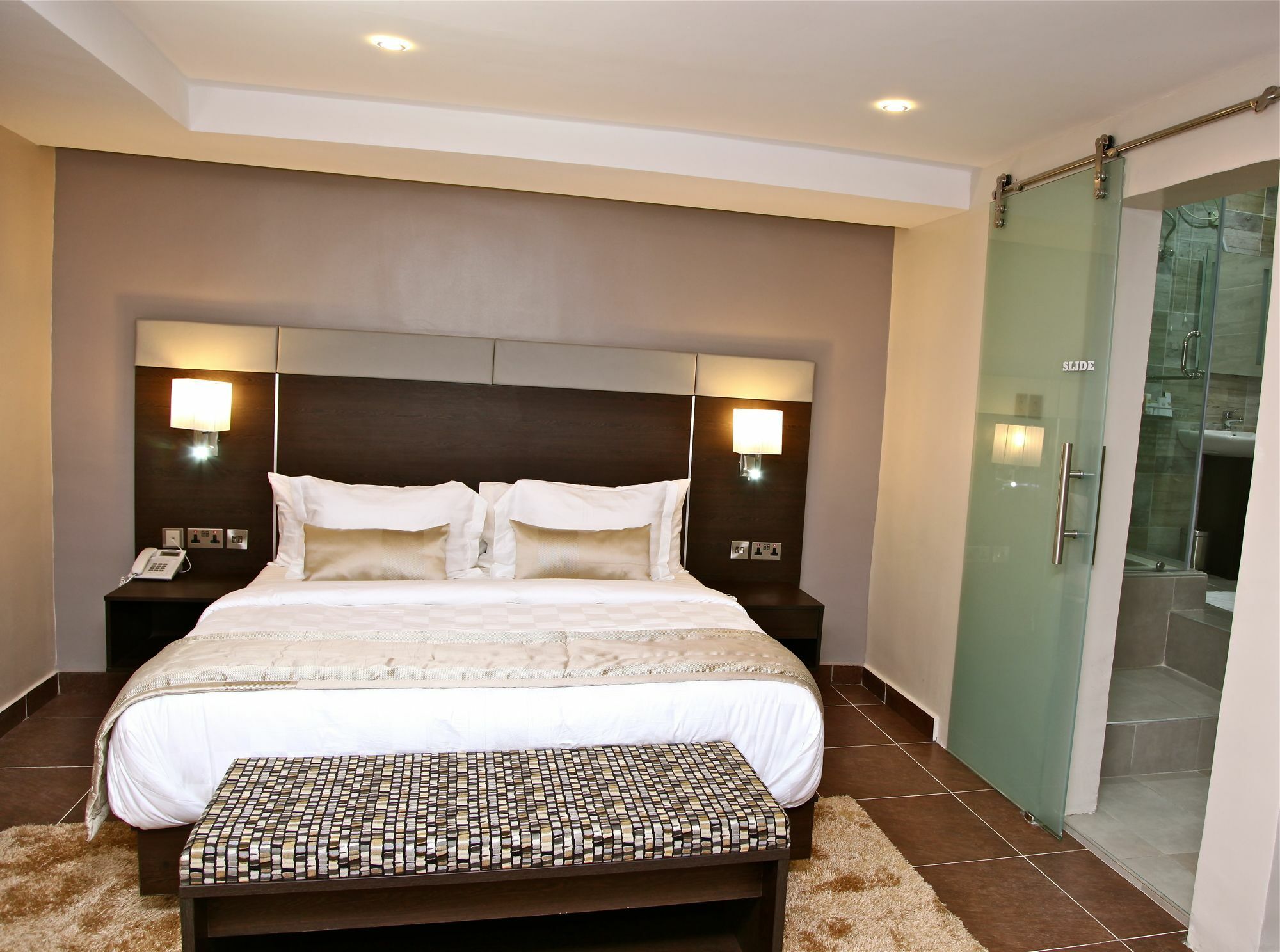 เดอะ นุก โฮเต็ล Hotel ลากอส ภายนอก รูปภาพ